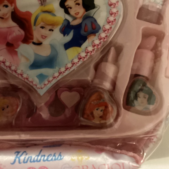 Disney Princess lot Purse, stick on earrings & Rings set plus nightlight - Picture 11 of 12